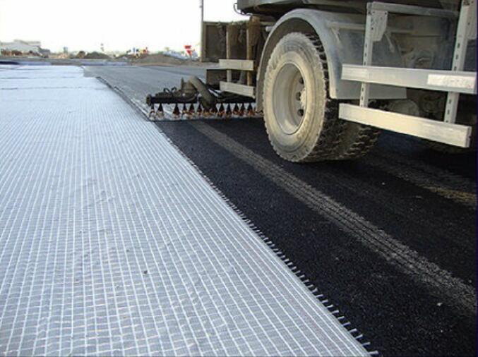 Rinforced geotextile installation