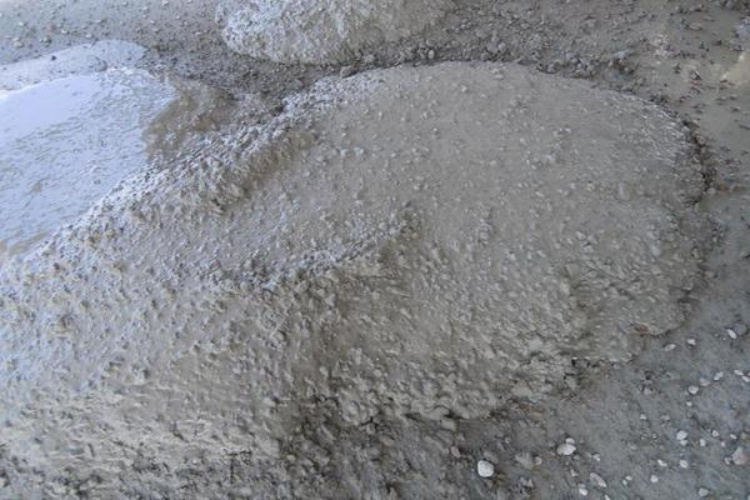 Decision tree showing factors for choosing a geomembrane-to-concrete connection method