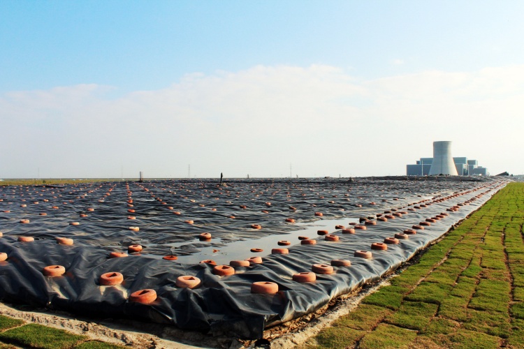 An exploded view illustrating the individual component layers of a double-lining system