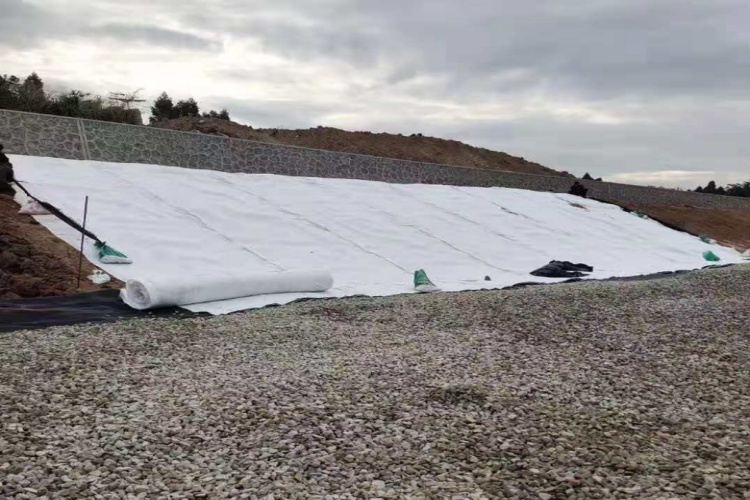 A close-up view of a tri-planar HDPE geonet structure showing the open channels for gas flow