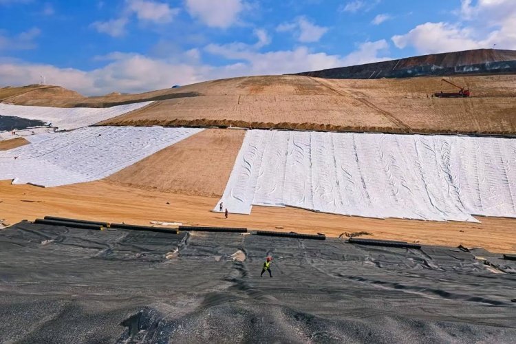 How does a tailings storage facility (TSF) work?