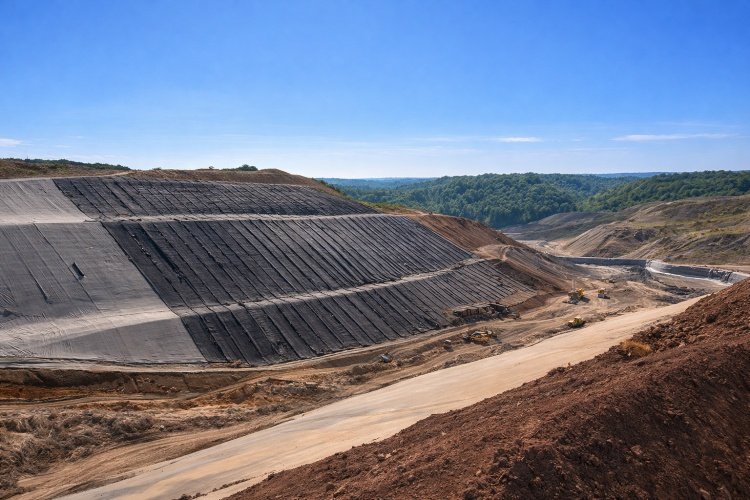 Temperature Effects on Geomembrane Performance in Heap Leach Pads