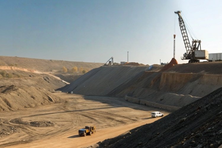 Why Do Heap Leach Liners Fail Due to Settlement? Understanding Settlement-Induced Geomembrane Failures